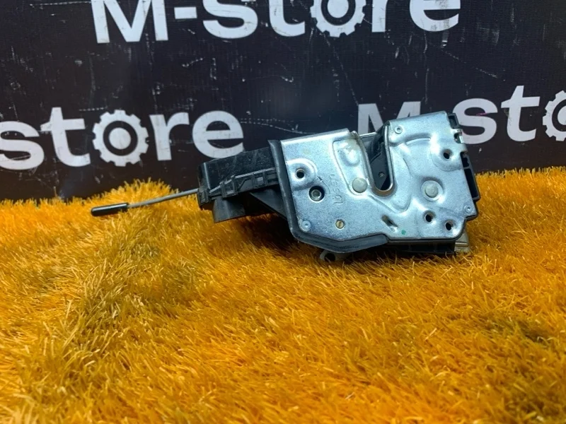 Замок двери Bmw 3-Series 2004 51217011241 E46 M54B22 (226S1), передний левый