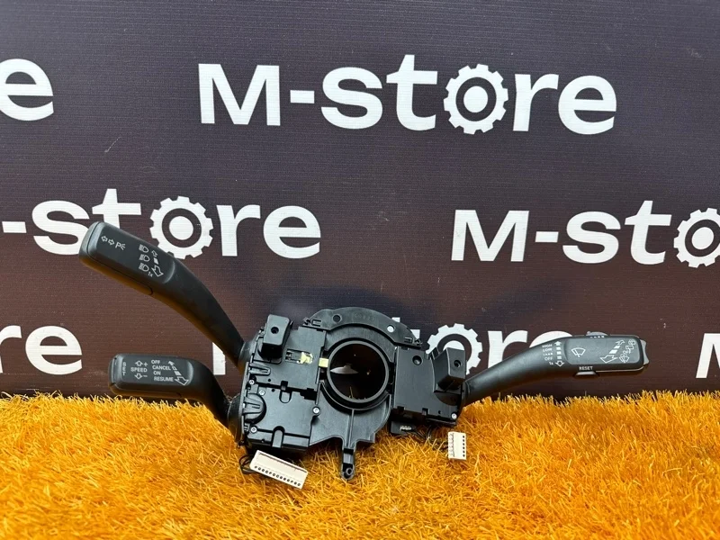 Блок подрулевых переключателей Audi Q5 2010 8K0953502BK 8R CDN