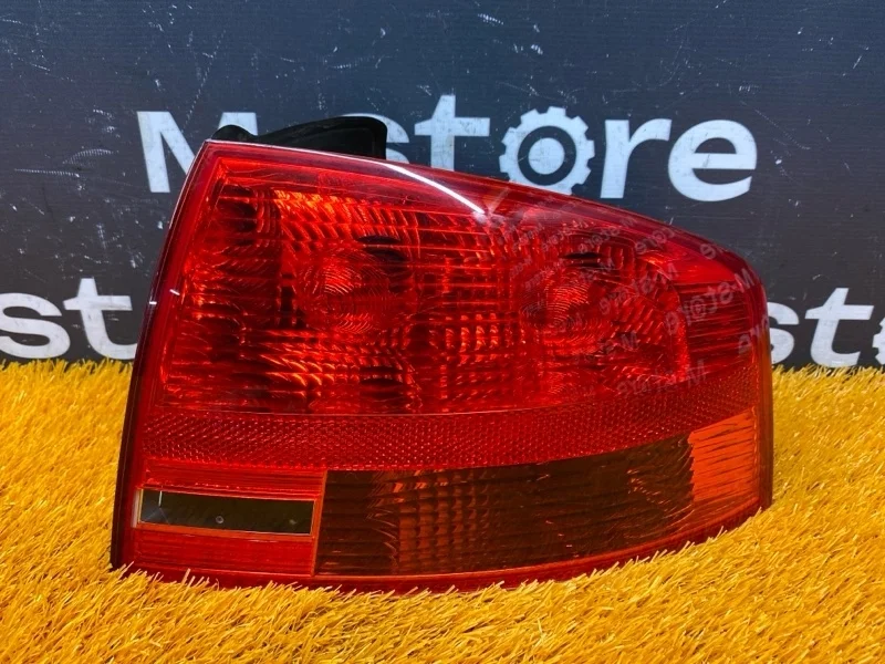 Фонарь задний Audi A4 2005 8E5945096 B7/8E BGB, правый