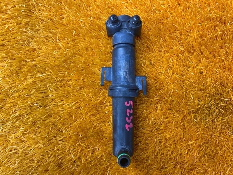 Форсунка омывателя фары Audi Q5 2009 8R0955102 8R CAL, правая