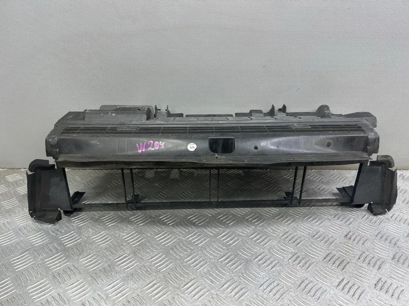 Воздуховод Mercedes W204