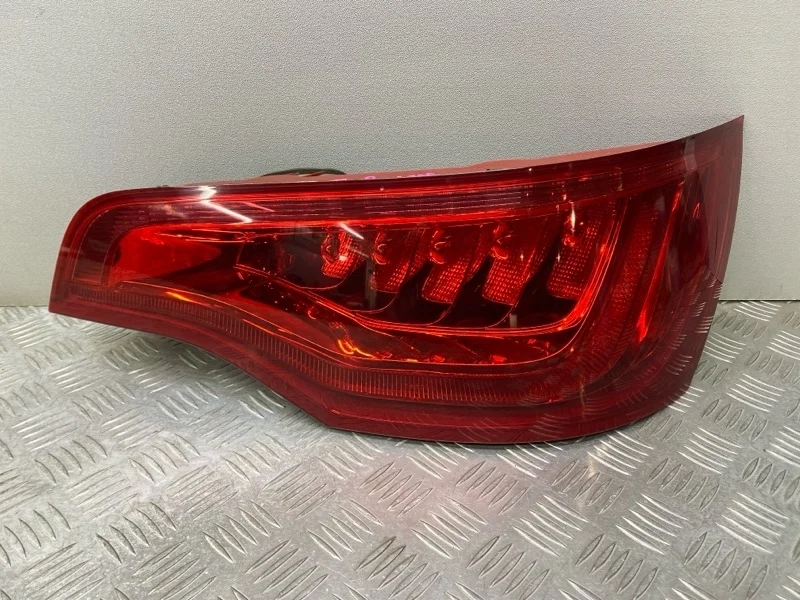 Фонарь Audi Q7 4L