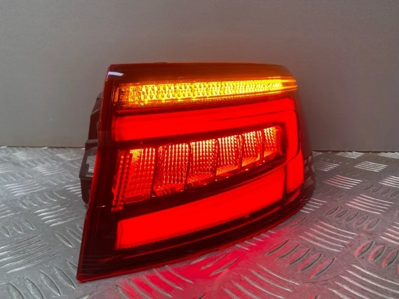 Фонарь Audi A4 B9