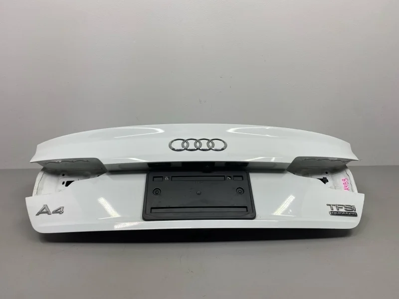 Крышка багажника Audi A4 B9