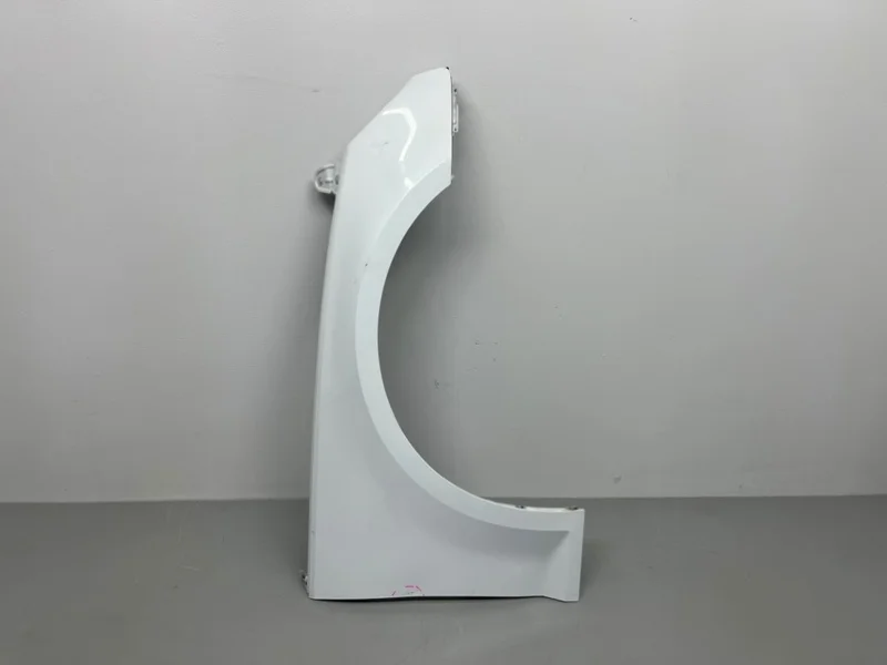 Крыло Audi A4 B9