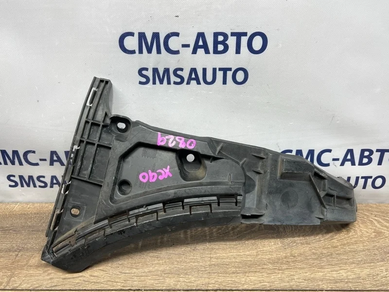 Кронштейн бампера Volvo Xc90 30698129 ХС90 3.2 B6324S, передний правый