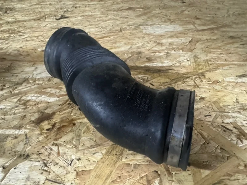 Патрубок воздушного фильтра Volvo XC90 2012