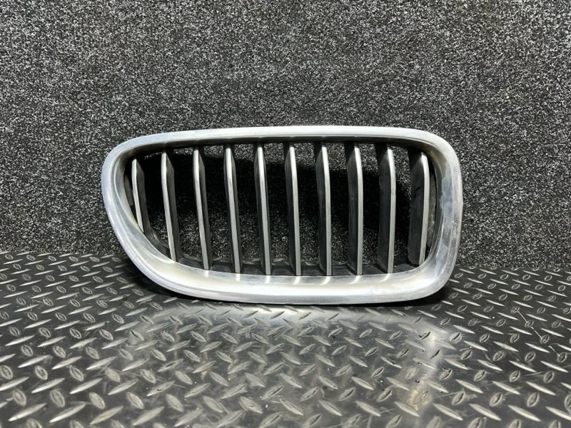 Решетка радиатора Bmw 5 2014 51137412324 F10 N20B20B, правая