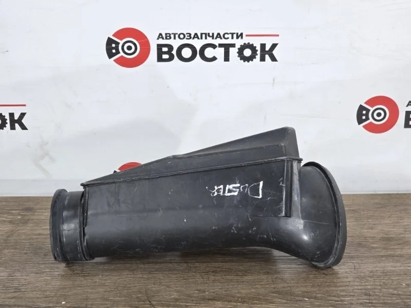 Резонатор воздушного фильтра Renault Duster 2017 T04021A152 HSM F4R