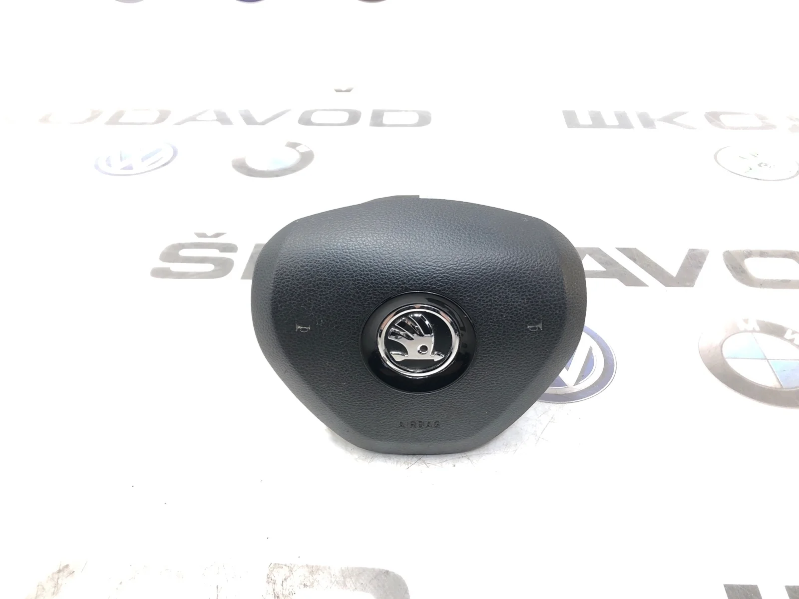 Подушка безопасности водителя Skoda Octavia 5E0880201B A7 (5E)