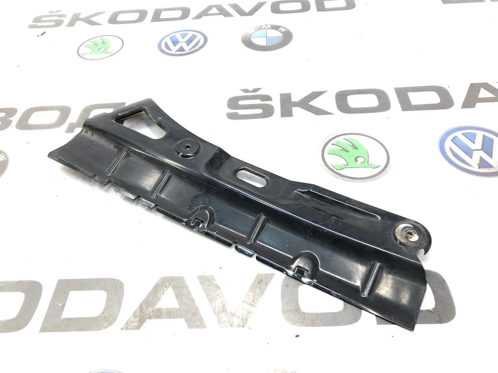Кронштейн бампера Skoda Octavia Rs 1Z5807147A A5 (1Z) 2.0 CEGA, задний левый