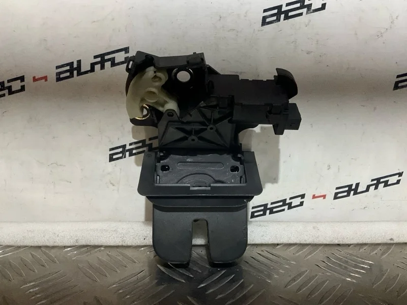 Замок багажника Audi A6 Allroad 2008 8P4827505C C6 3.2