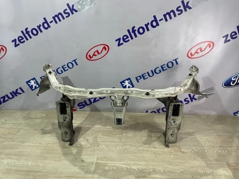 Рамка радиатора SUZUKI SX4 2007