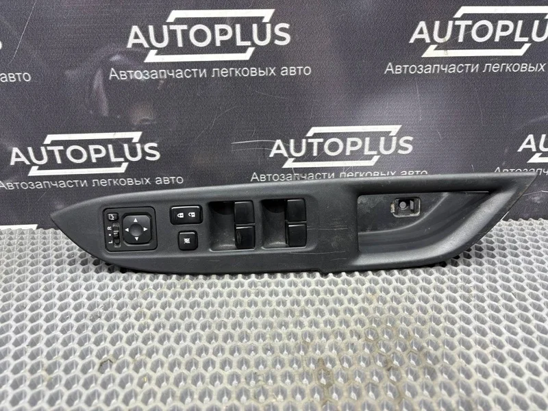 Блок управления стеклоподъемниками Mitsubishi Outlander 3 2013 8608A238 КРОССОВЕР 2.0 4B11