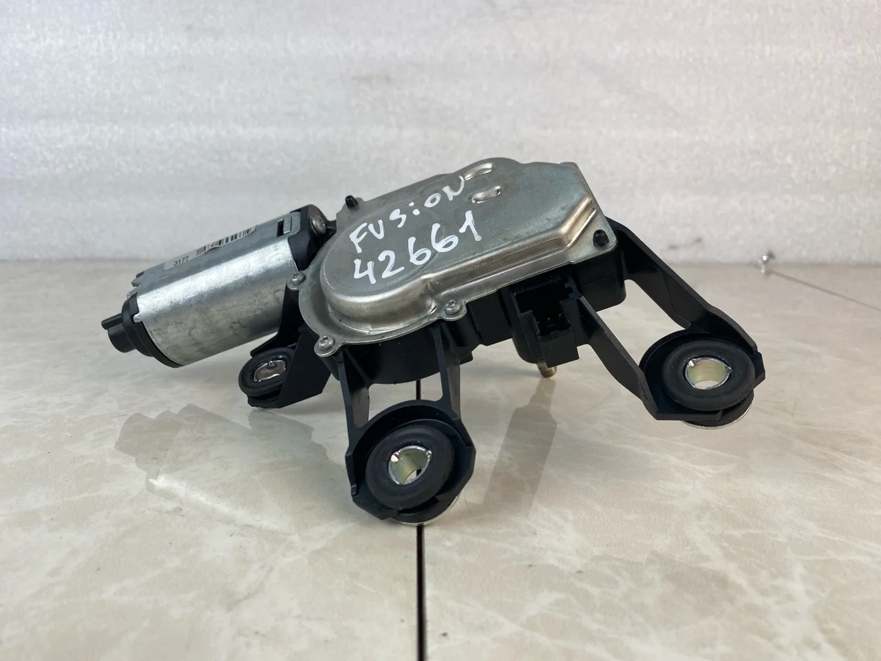Моторчик дворника Ford Fusion Cbk 2002-2012 1422314, задний