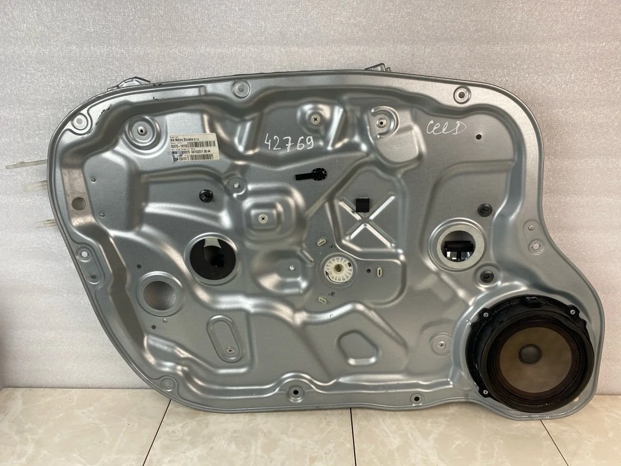 Стеклоподъемник Kia Ceed 1 Ed 2007-2012 824711H000, передний левый