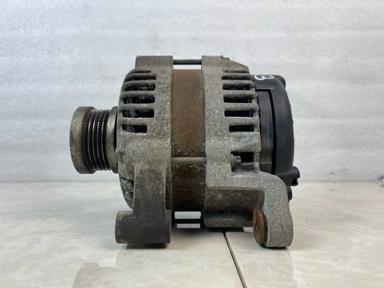 Генератор Opel Astra J 2009-2016 13581885 1.4 A14XER