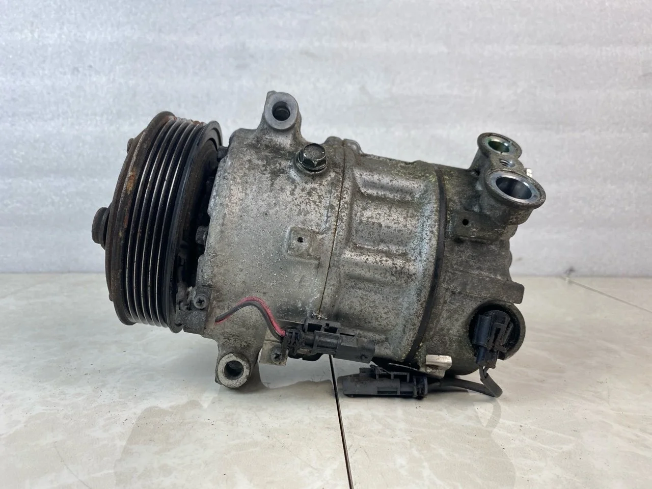 Компрессор кондиционера Opel Insignia 2008-2015 22861236 2.0 A20DTE