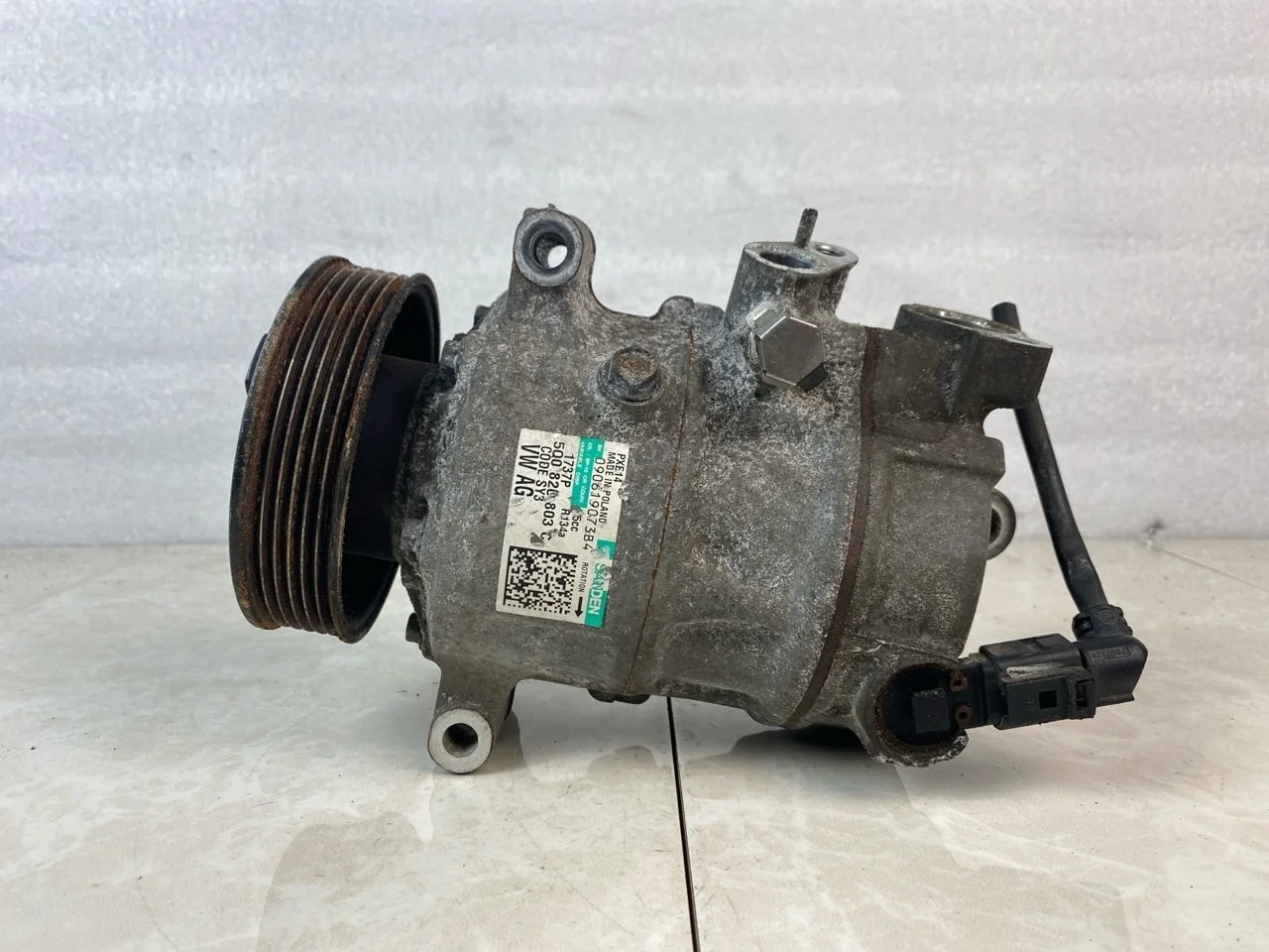Компрессор кондиционера Skoda Fabia 2 2007-2015 5Q0820803C 1.2 CBZ