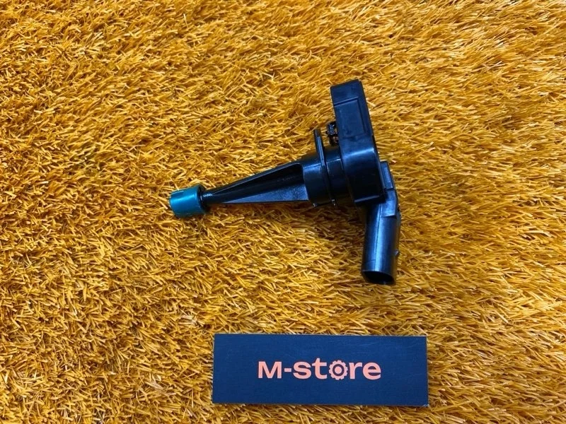 Датчик уровня масла Audi A3 2014 04E907660 8V CXS