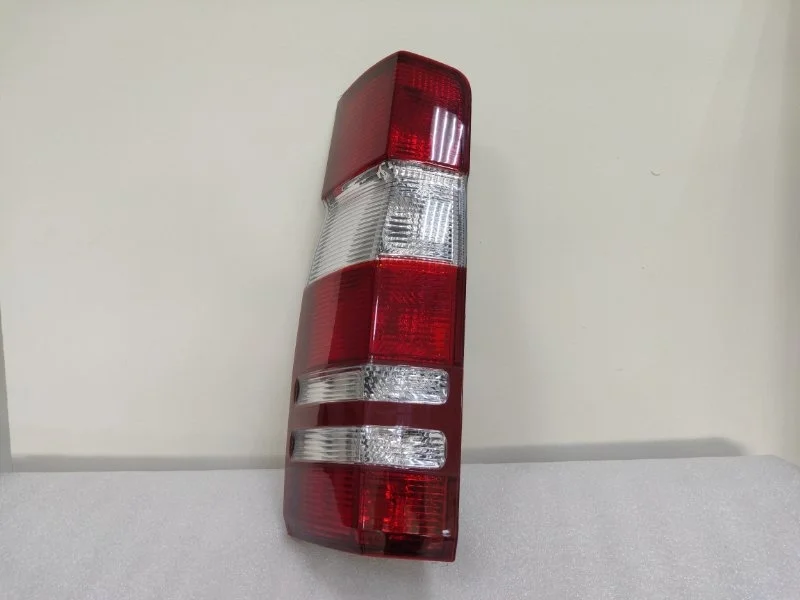 Фонарь Mercedes-Benz Sprinter W906