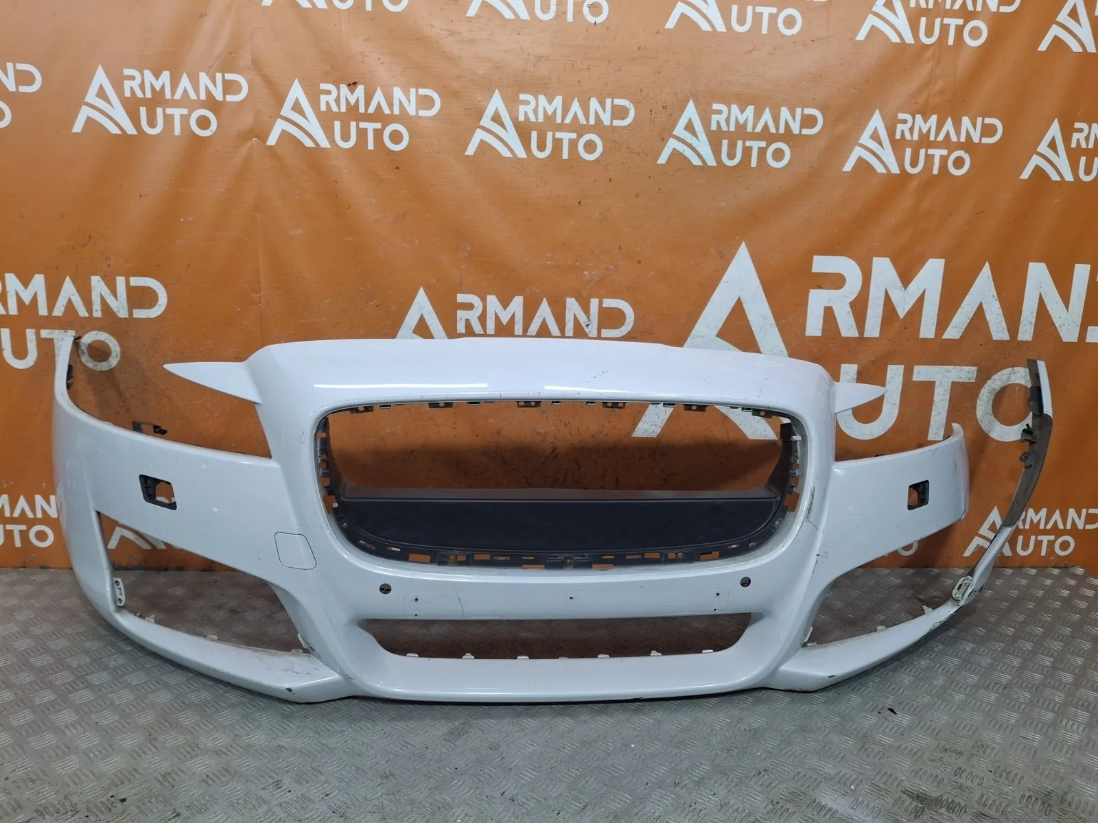 Бампер Jaguar XF 2015-нв