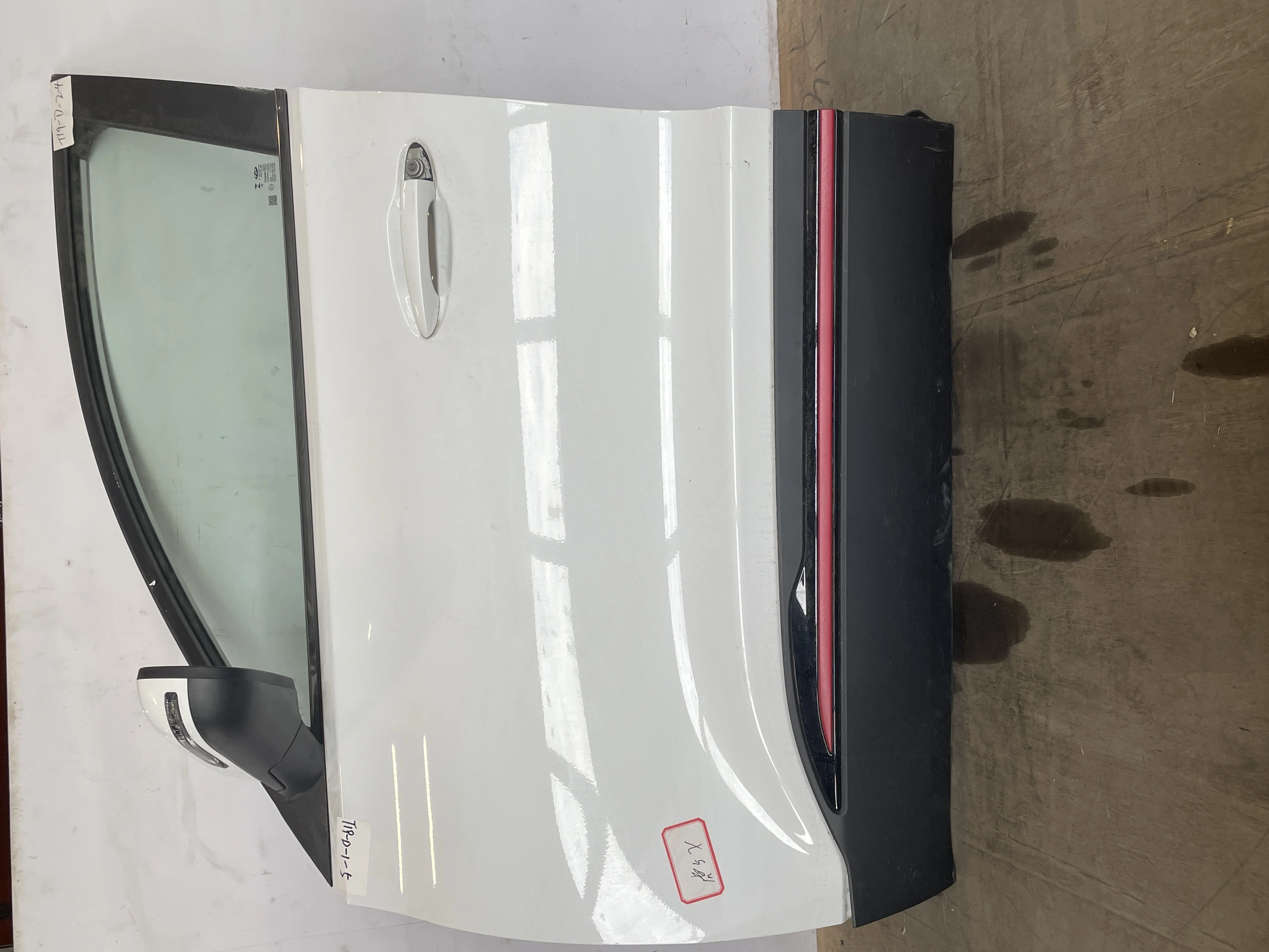 Дверь передняя левая в сборе 3413 Chery Tiggo 4 Pro . Возможна продажа отдельных деталей