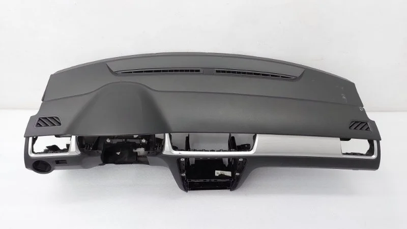 Торпедо Skoda Rapid 2017 NH3