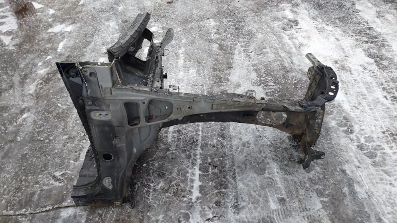 Четверть Toyota Land Cruiser 2008