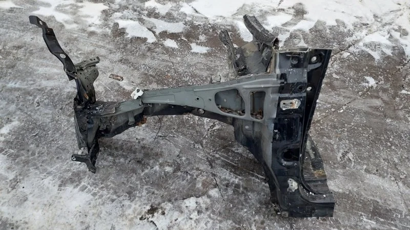 Четверть Toyota Land Cruiser 2008