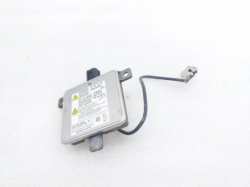 Блок управления светом Mitsubishi Pajero 2017 V93W