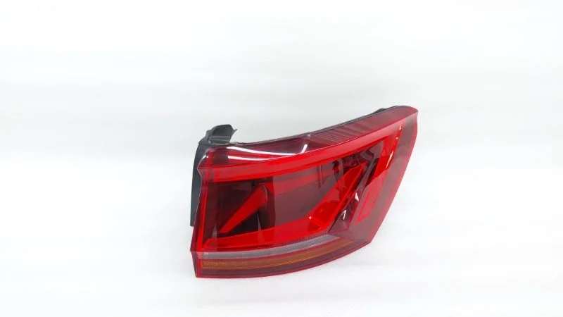 Фонарь Volkswagen Touareg 2021 CR7