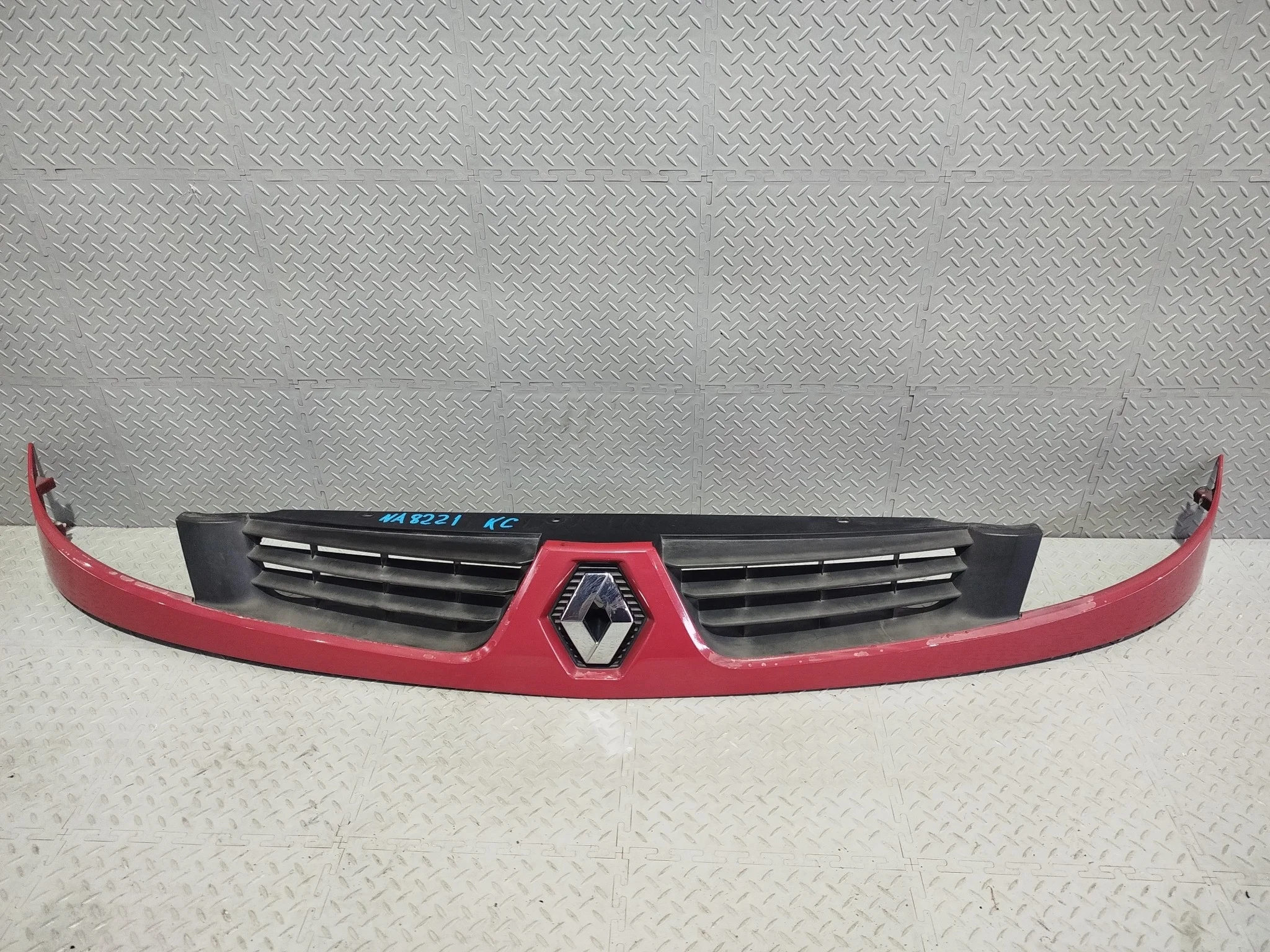 РЕШЕТКА РАДИАТОРА RENAULT KANGOO FC KC 2 МОДЕЛЬ 7701056411 NA8221