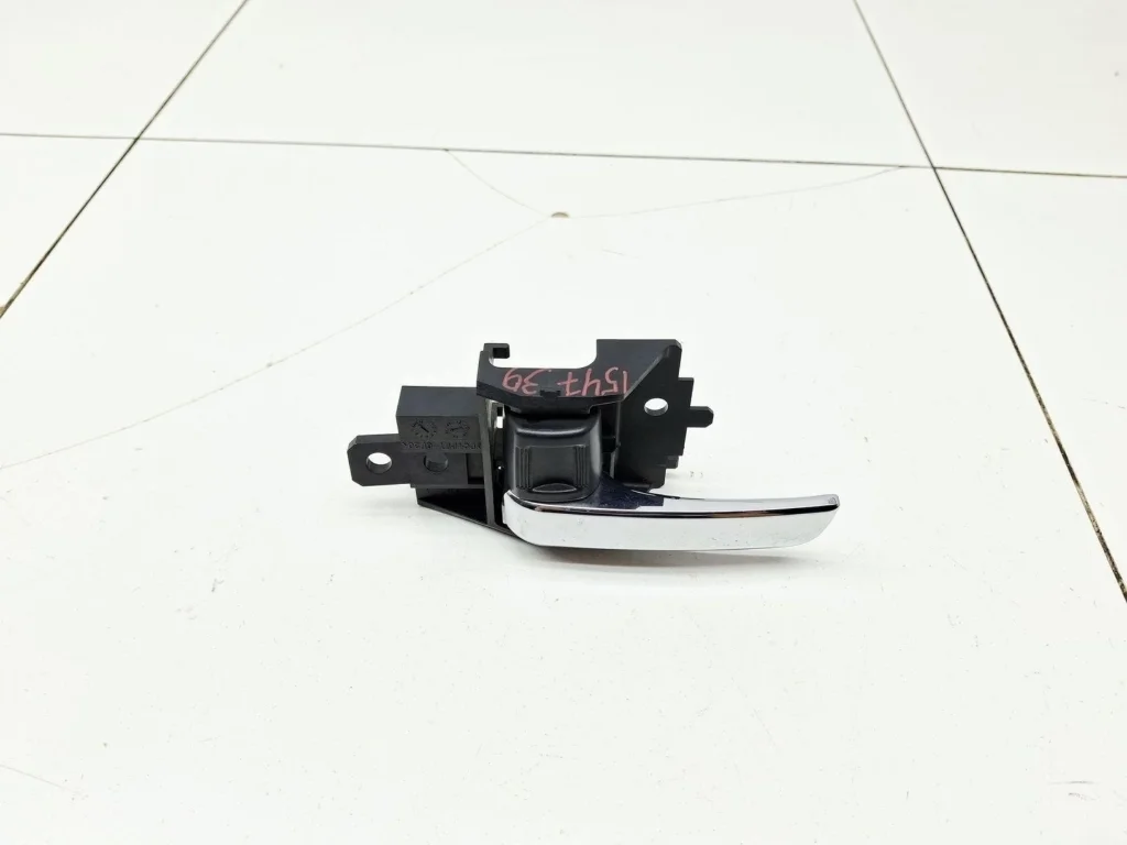 Ручка двери внутренняя левая Mitsubishi ASX