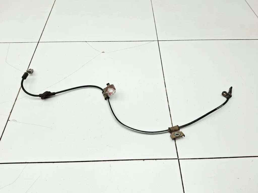 Датчик abs передний правый Subaru Outback (B13/BP)