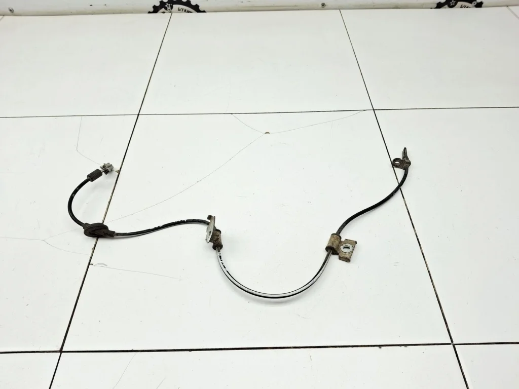 Датчик abs передний правый Subaru Outback (B13/BP)