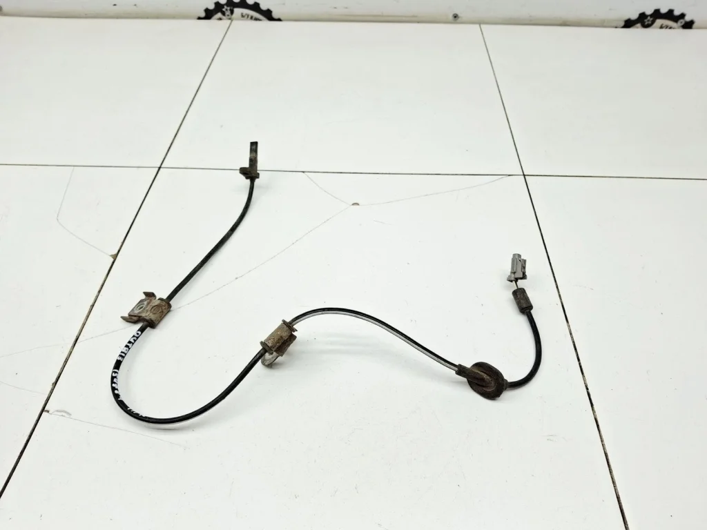 Датчик abs передний правый Subaru Outback (B13/BP)