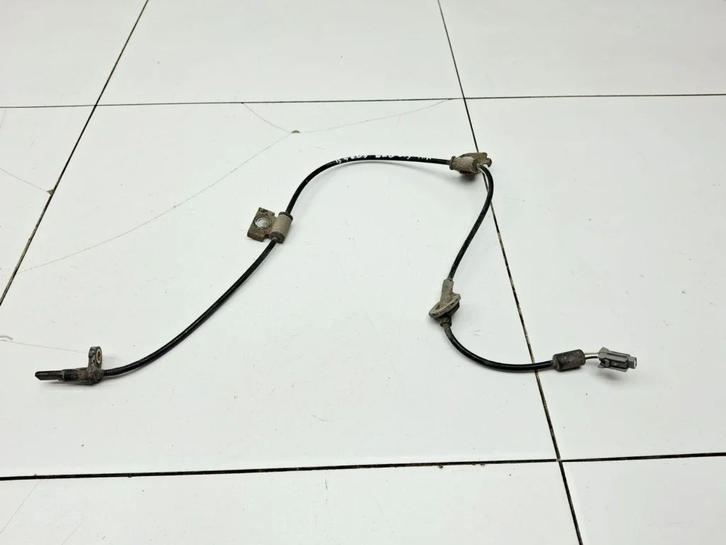 Датчик abs передний правый Subaru Legacy (B13/BL/BP)