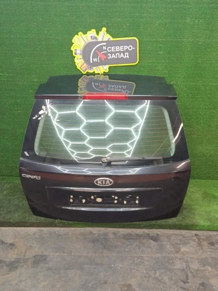 Крышка багажника Kia Ceed 2009 737001H500 ED G4FC
