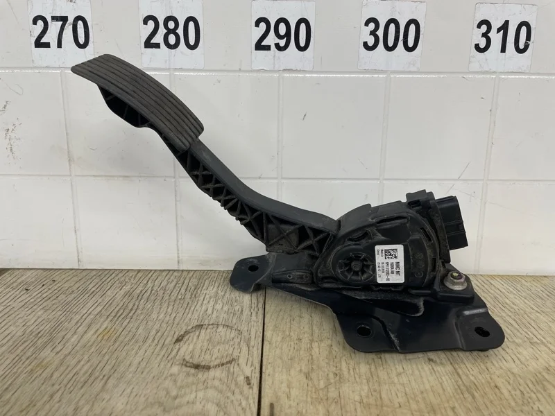 Педаль газа Mitsubishi L200 2015- 2015 2016 2017 2018 2019 2020 2021 2022 2023 1600A148 KL 4N15