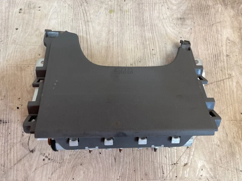 Аирбаг в колени Mitsubishi L200 2015- 2015 2016 2017 2018 2019 2020 2021 2022 2023 7030A803XA KL 4N15