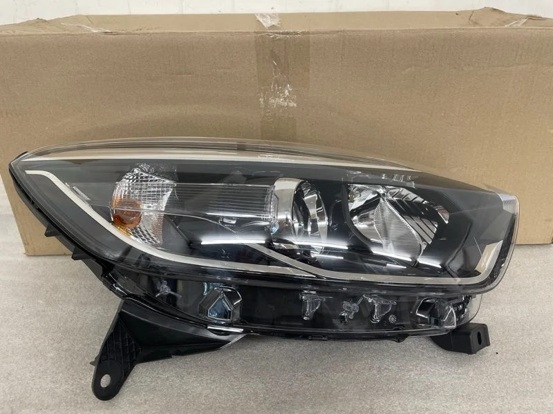 ФАРА Renault Kaptur 2016 2017 2018 2019 2020 2021 2022 260108765R, передняя правая