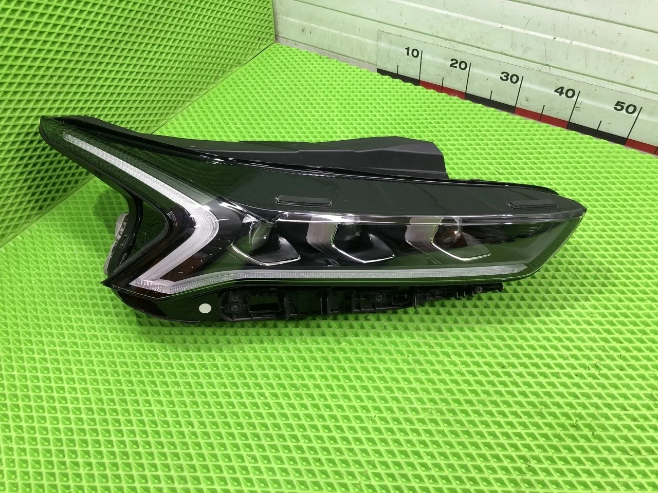 Фара правая Kia K5 2021 G4KN