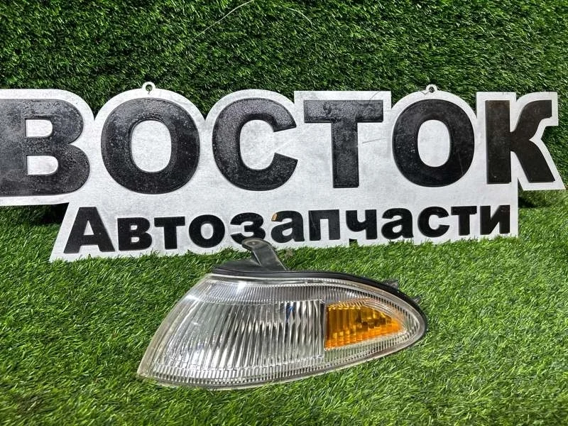Габарит Toyota Sprinter Marino 1992-1998 8162012551 AE100, передний левый
