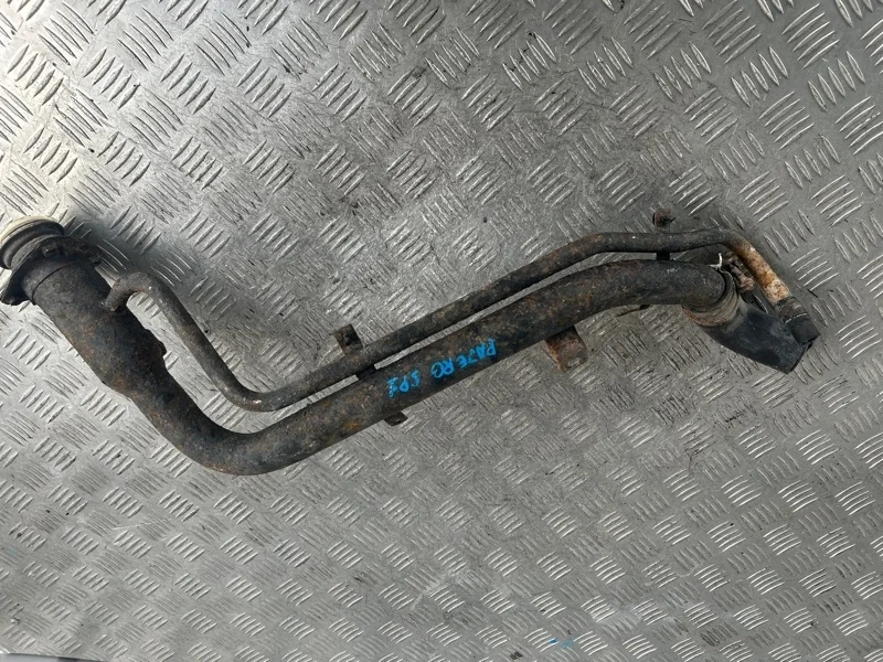 Горловина топливного бака Mitsubishi Pajero Sport 1996-2008 MR512421 K9#W