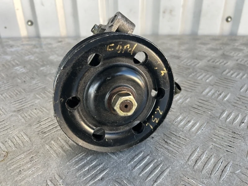 Насос гур Ford Escape 2000-2012 E18132650G EP L3