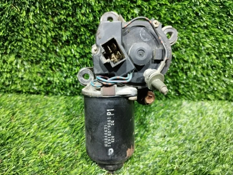 Мотор дворников Mitsubishi Pajero 1999-2006 MR957879