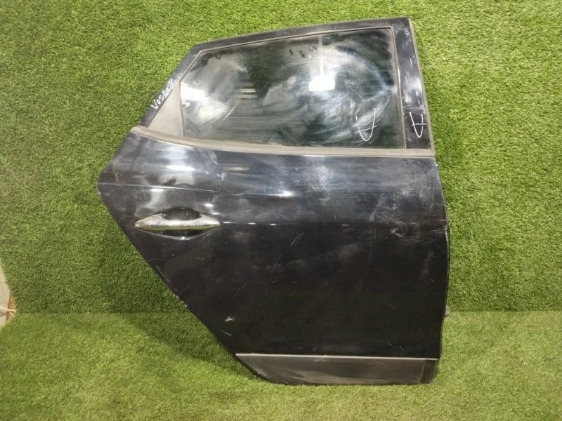 Дверь Hyundai Ix35 2009-2015 770042Y000 LM, задняя правая