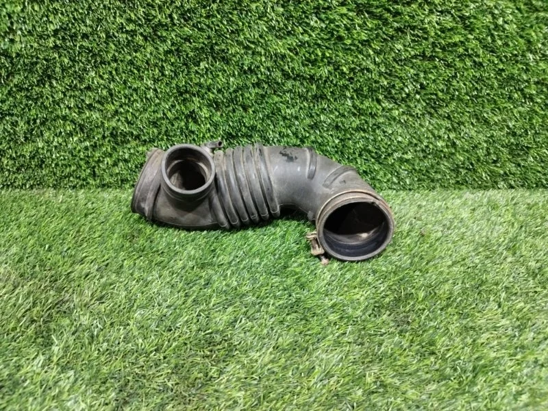 Патрубок воздушного фильтра Mitsubishi Outlander 2003-2006 MN135260 CU#W 4G69