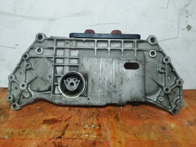 Подрамник Volkswagen Golf 2008-2013 1K0199369F 5K1